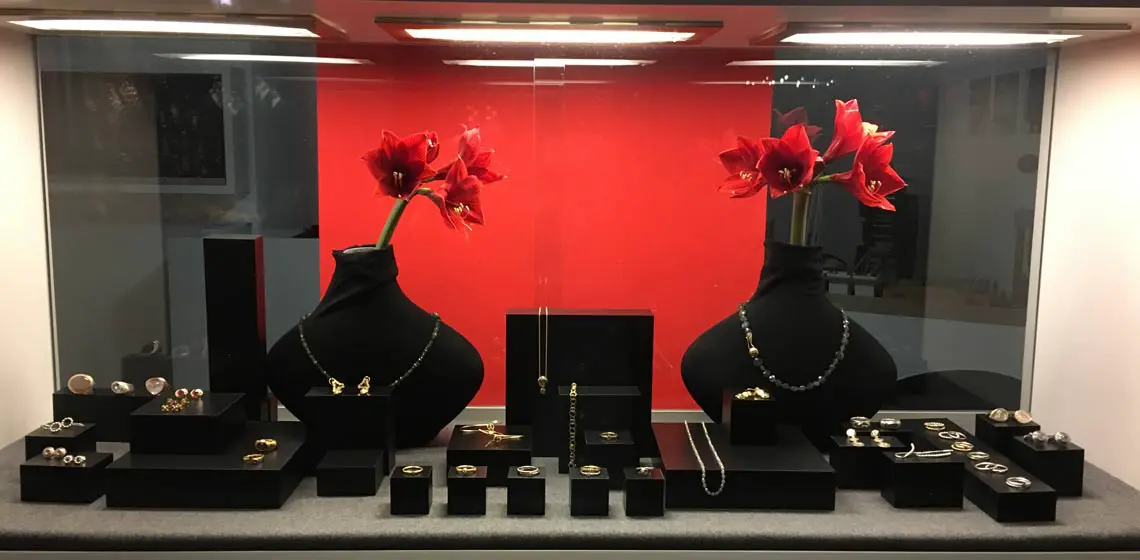 Schaufenster und Weihnachtsdeko der Goldschmiede Mussel