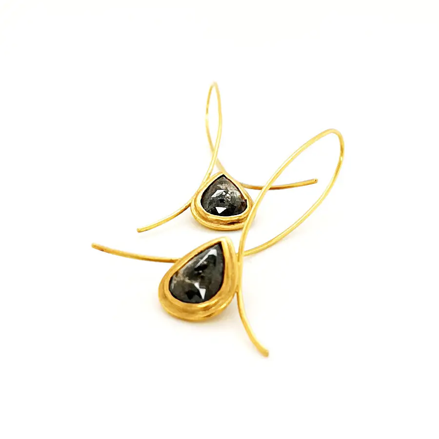 Ohrhänger mit Diamantenrose