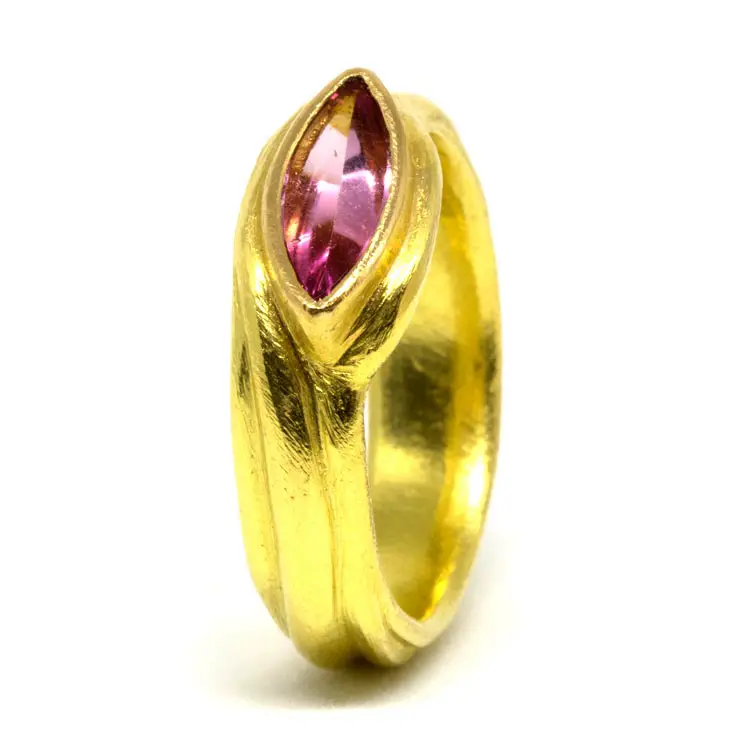 Goldring mit Turmalin